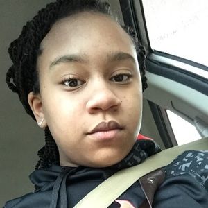 Meet your Posher, Khia